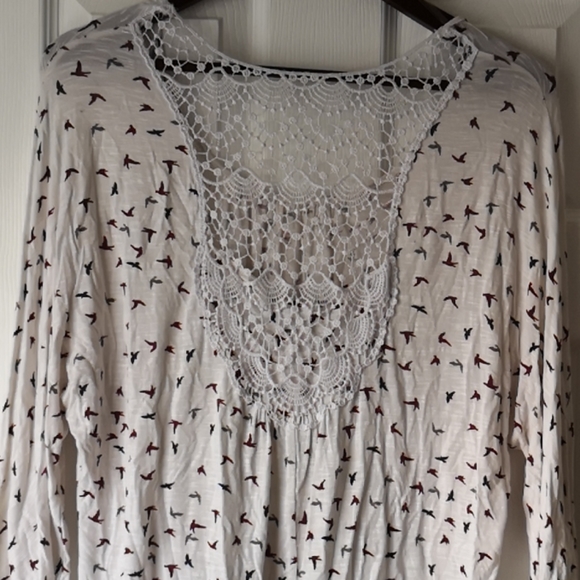 Revolution 3/4 Sleeve Bird Print Tunic with Crochet detail - Picture 4 of 5